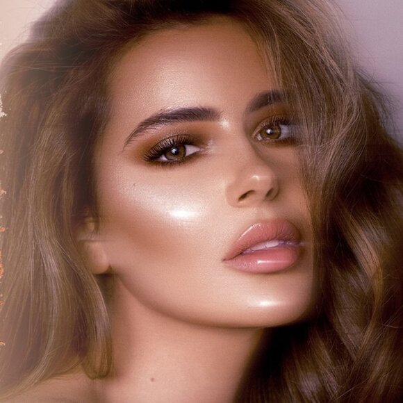 KAB Cosmetics Pressed Glow Powder *Gold Digger* - Picture 2 of 12